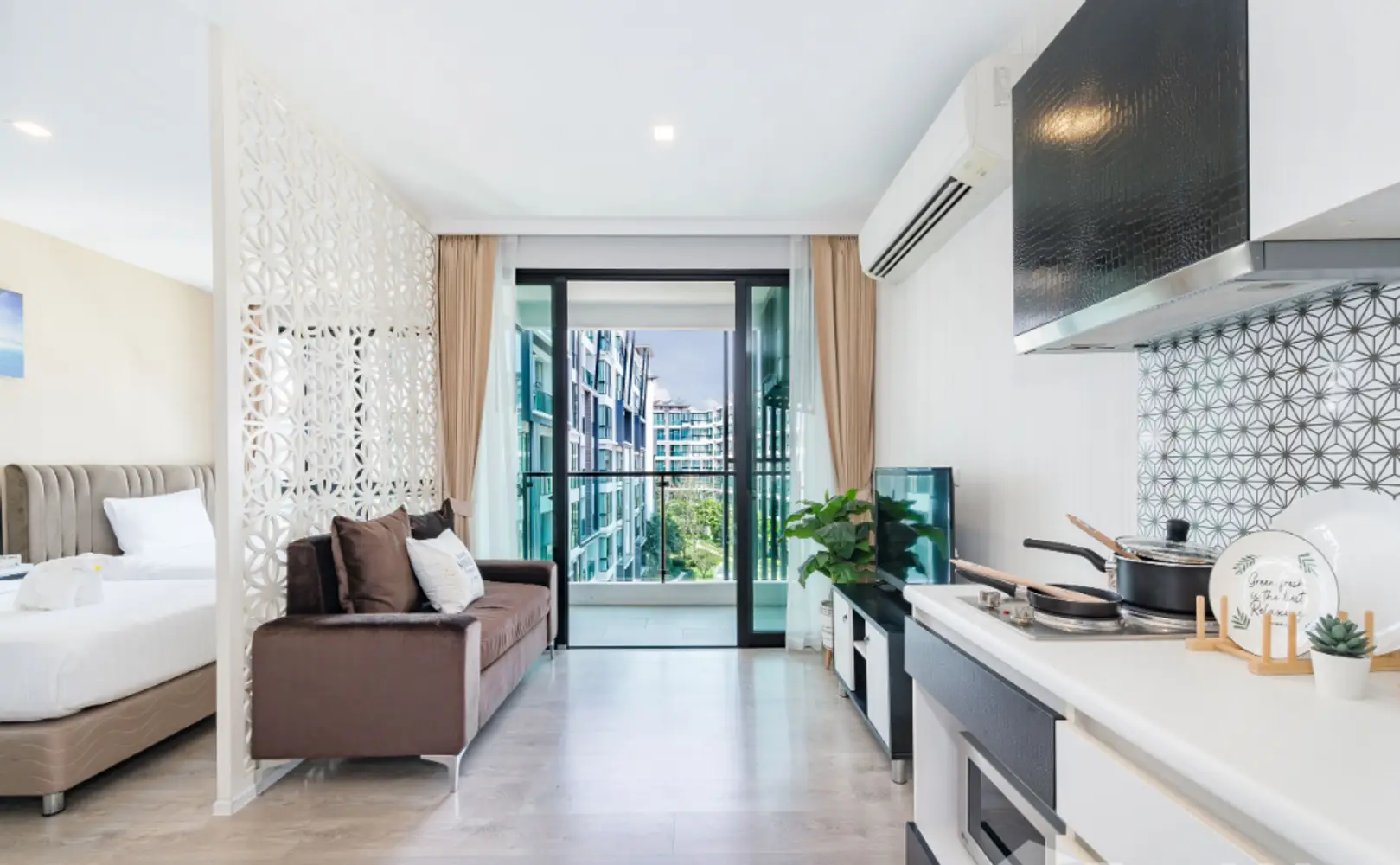 Royal Lee Terminal bedrooms 0 square 31.35