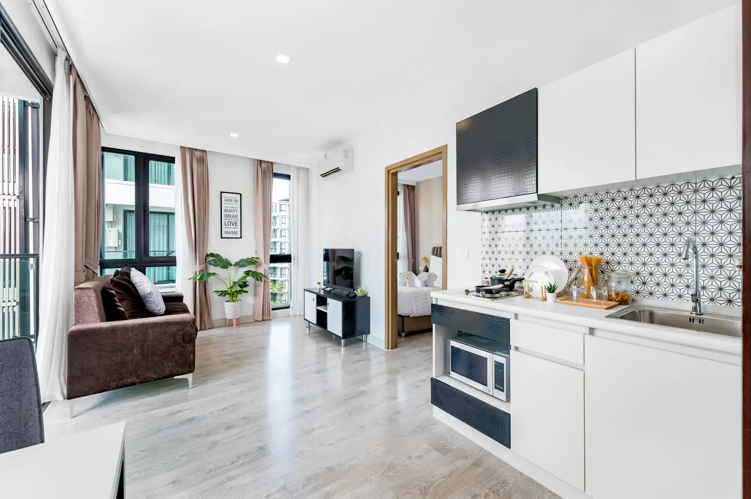 Royal Lee Terminal bedrooms 1 square 37.35