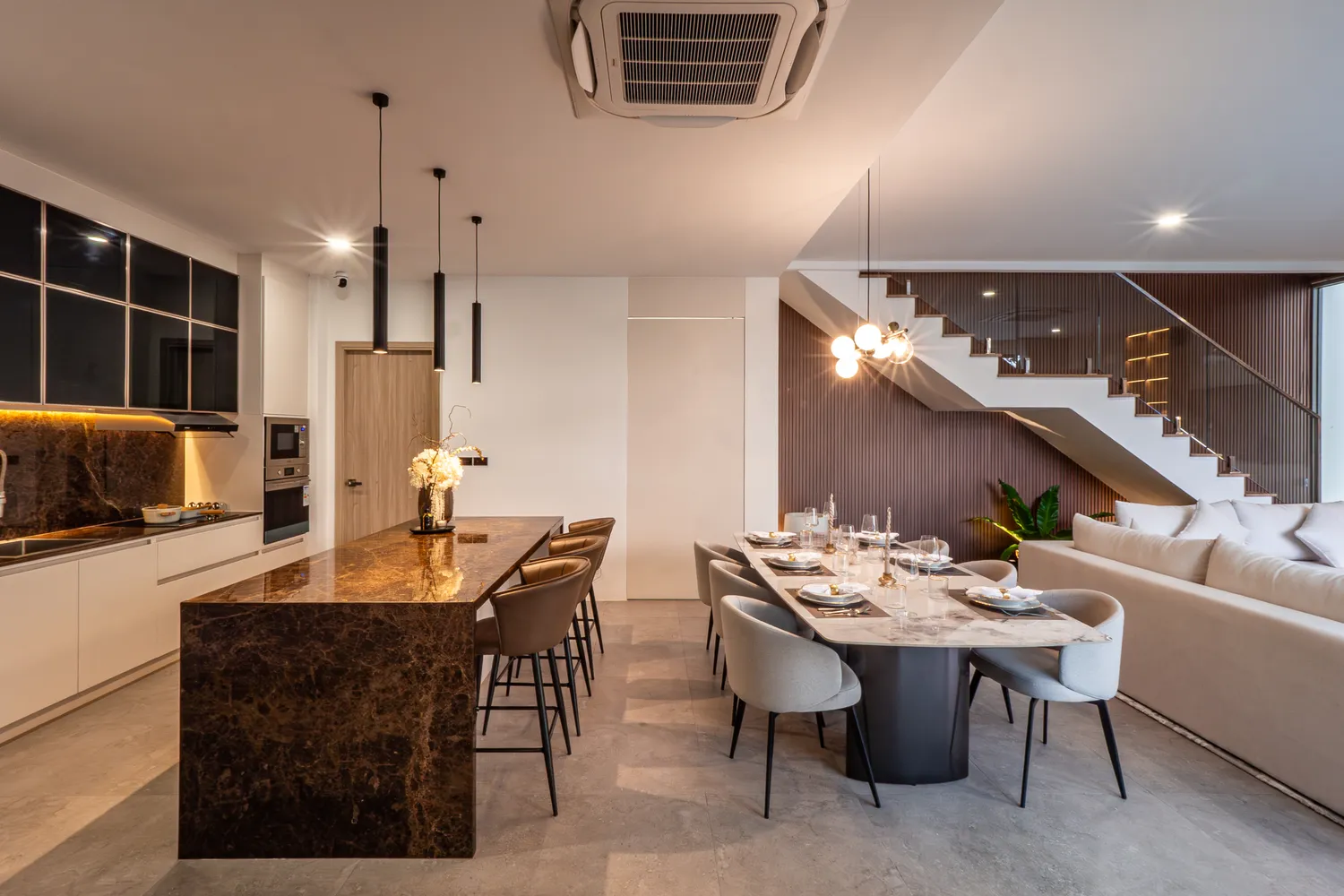 D Chateau bedrooms 4 square 330