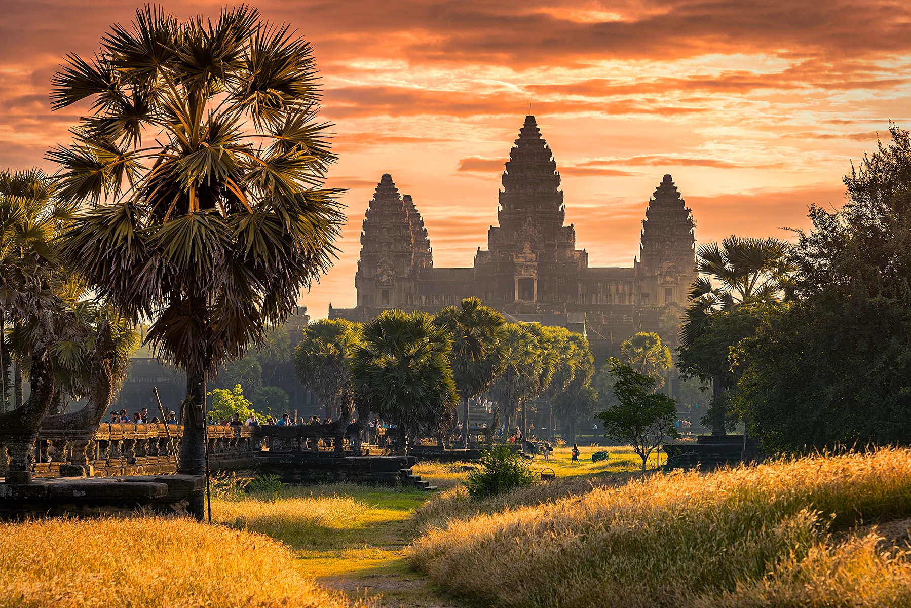 Вид на Ангкор-Ват на закате