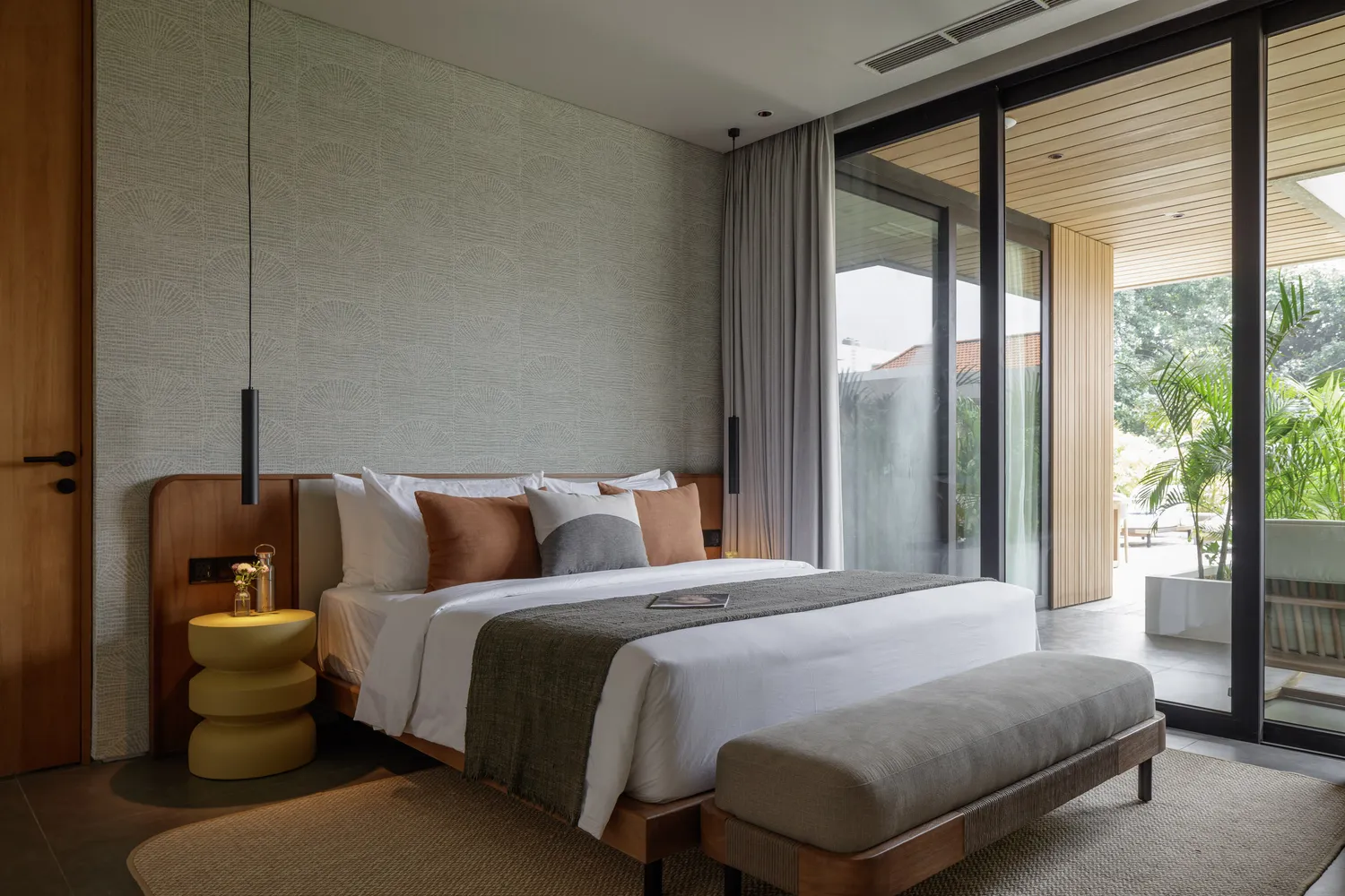 The Bank bedrooms 4 square 350